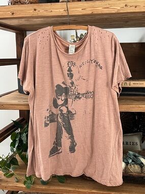 ♥️ Magnolia Pearl Neil Young Tee